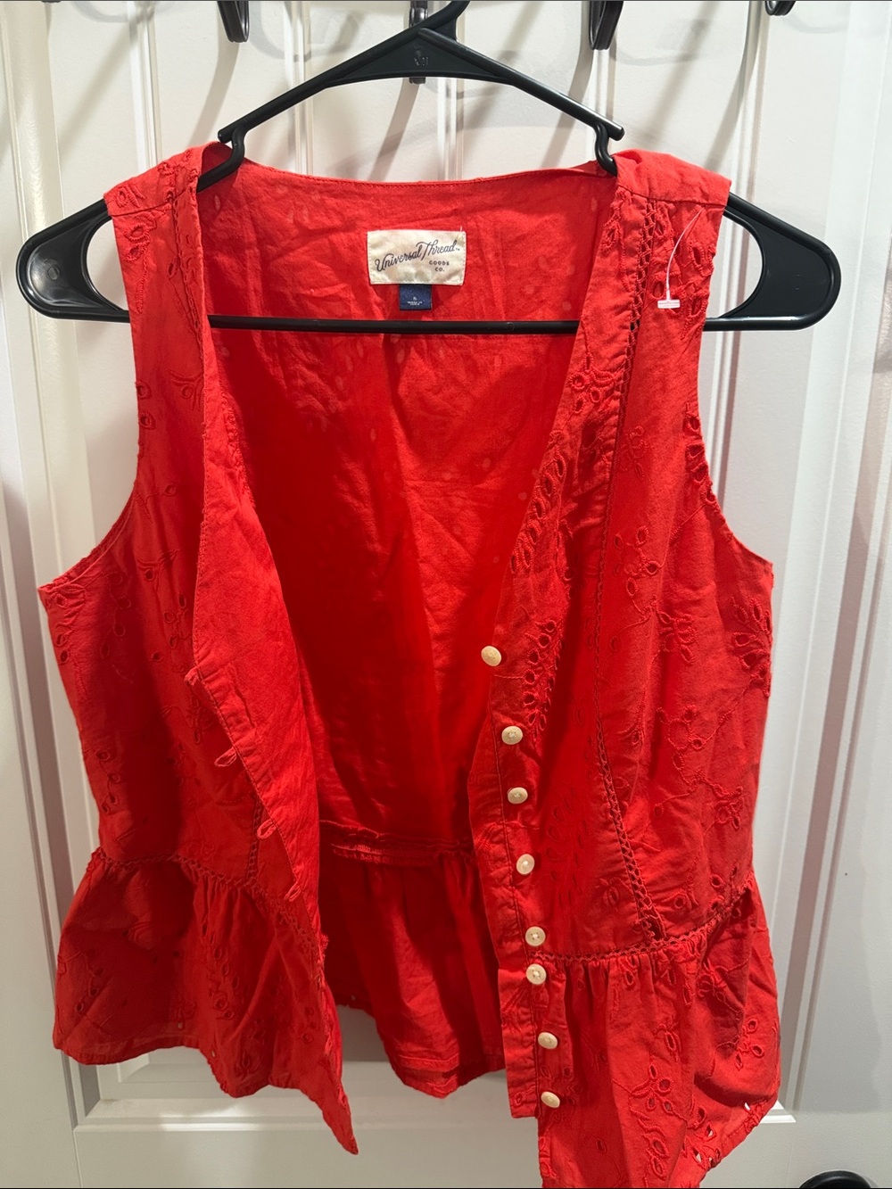 Universal Thread Red Eyelet Sleeveless Button-Front Peplum Top